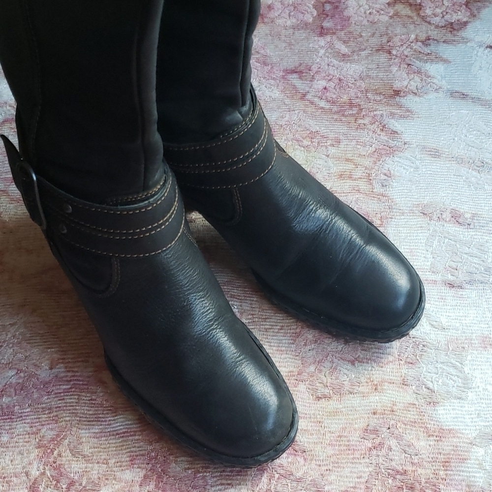 Born Dark Brown Full Zip Women Heel Boots size 7 - Picture 3 of 10